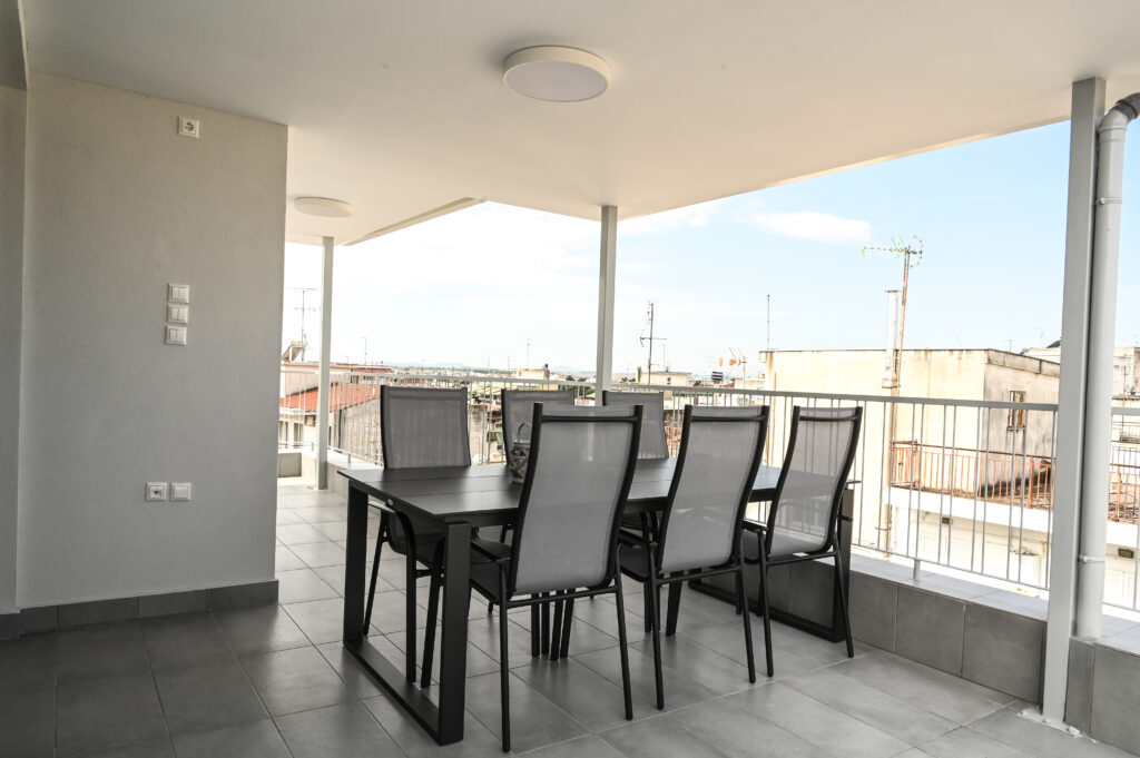 Larissa Horspitality 1